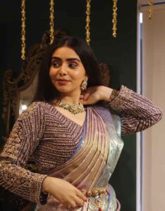 Designer Blouses Boutique | Custom Stitching & Embroidery Services Near NRI Layout, Bangalore : Farhana Designer Studio